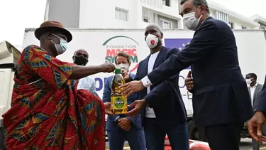 Mil familias fueron las beneficiadas en Costa de Marfil. | Foto: AFP