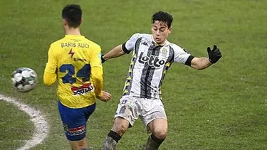 El &#39;Chaval&#39; fue titular en su regreso al Royal Charleroi. | Foto: Twitter.