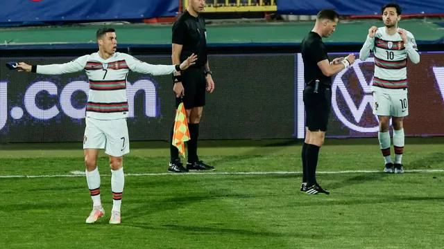 Cristiano Ronaldo: Árbitro confirmó que pidió perdón por el gol no concedido a CR7