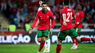 Cristiano Ronaldo brilló con dos goles y enorme gesto con niña en goleada de Portugal
