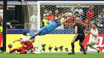 Cristiano Ronaldo estuvo cerca de anotar el 1-0 de Portugal vs España: Unai Simón lo atajó