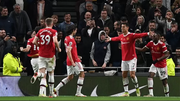 Cristiano Ronaldo marcó golazo para el 1-0 del Manchester United ante Tottenham