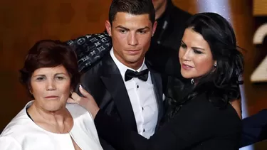 Cristiano junto a su madre y su hermana.