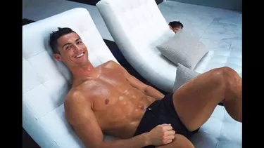 Cristiano Ronaldo sonríe al saber que su hijo aparece Cristiano Ronaldo sonríe al saber que su hijo aparece