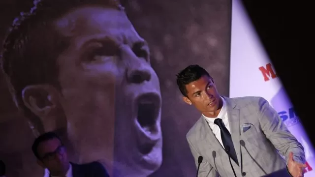 Cristiano Ronaldo superó a Messi al recibir su cuarta Bota de Oro-foto-6