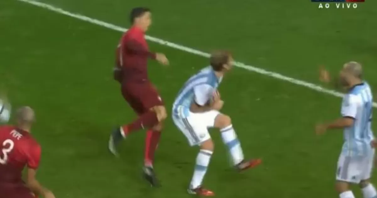 Cristiano Ronaldo Y Una Brutal Patada Al Pecho De Lucas Biglia America Deportes 6554