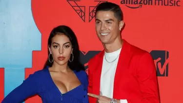 Cristiano Ronaldo y Georgina anuncian compromiso con tremenda roca Cristiano Ronaldo y Georgina anuncian compromiso con tremenda roca
