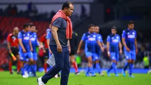 Cruz Azul hizo oficial la salida de Juan Reynoso del club cementero