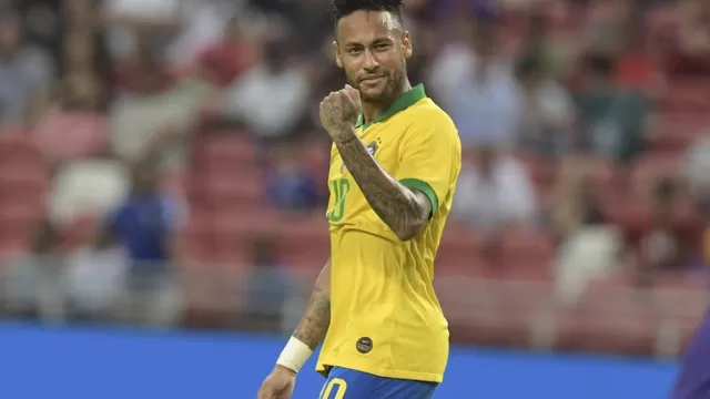 Para Dani Alves, Neymar tiene una gran responsabilidad. | Foto: AFP