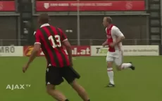 Dennis Bergkamp no perdió la clase: anotó golazo con Ajax a los 48 años - Noticias de dennis-flinta