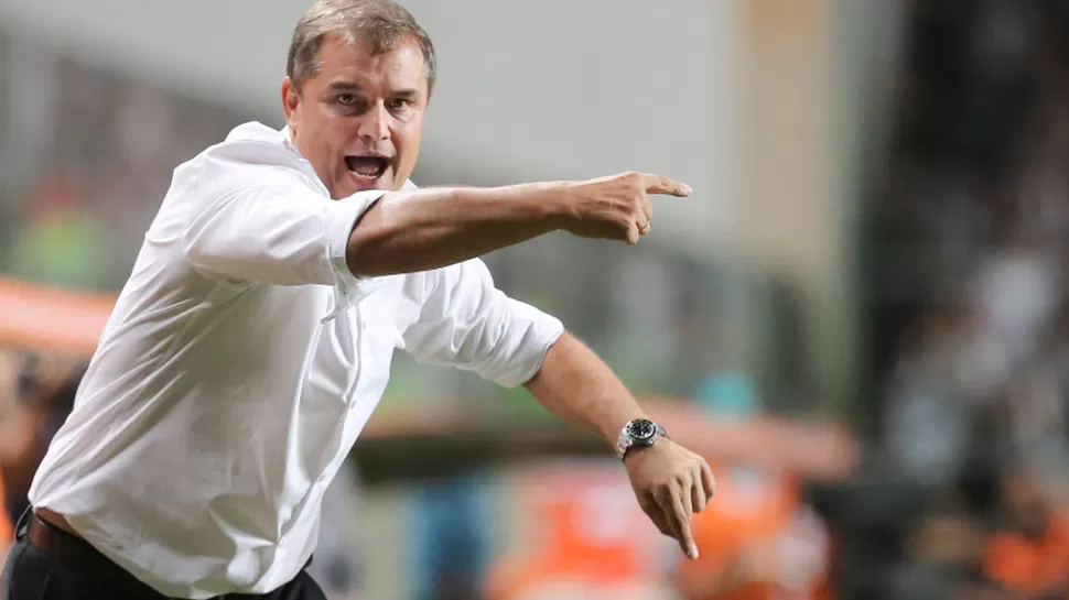 Diego Aguirre no es más el director técnico del Atlético Mineiro