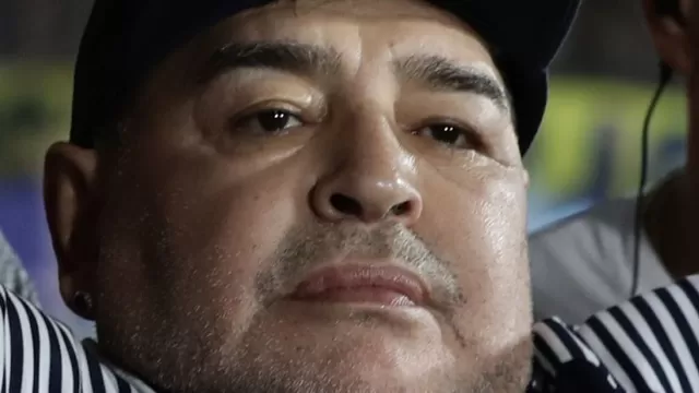 Diego Maradona, entrenador de Gimnasia y Esgrima de La Plata. | Foto: AFP/Video: C5N