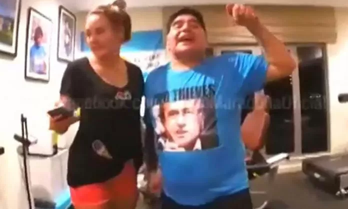 Diego Maradona enseña a bailar cumbia y su video es un furor en redes ...