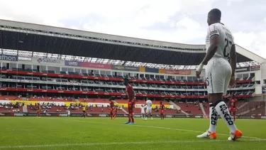 Los hinchas vuelven a los estadios de Quito | Foto: Primicias.