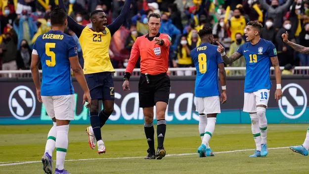 Ecuador igualó 1-1 ante Brasil, quedó cerca del Mundial y llegará con dos bajas ante Perú
