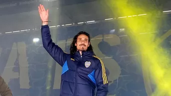 Edinson Cavani fue ovacionado por los hinchas de Boca en su presentación