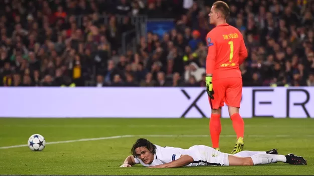 Cavani reveló que remontada del Barcelona al PSG en 2017 lo impulsó a ir al psicólogo