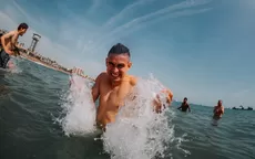Eintracht Frankfurt: Sus jugadores se dieron un baño en playa de Barcelona - Noticias de eintracht-frankfurt