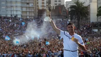 Emiliano 'Dibu' Martínez es aclamado por una multitud en su natal Mar del Plata