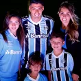 ¡Emocionado! Luis Suárez lloró al ver saludo de sus hijos en su presentación en el Gremio