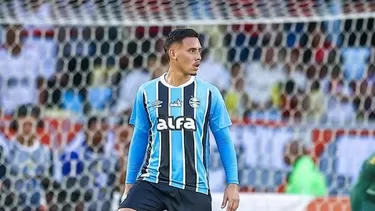 Erick Noriega debutó oficialmente con camiseta de Gremio en partido contra Flamengo por el Brasileirao / Lucas Uebel