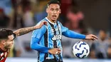 El Gremio de Erick Noriega le sacó ventaja en la ida a Inter y va por su primer título en Brasil.