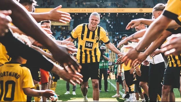Erling Haaland se despidió con gol del Borussia Dortmund
