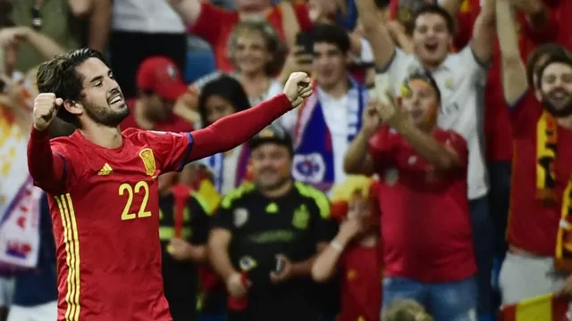 España goleó 3-0 a Italia y se acercó al Mundial de Rusia 2018