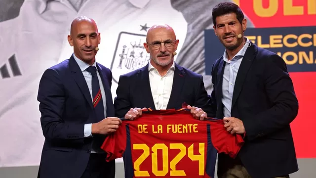 Luis de la Fuente firmó contrato hasta 2024. | Foto: AFP/Video: @rfef