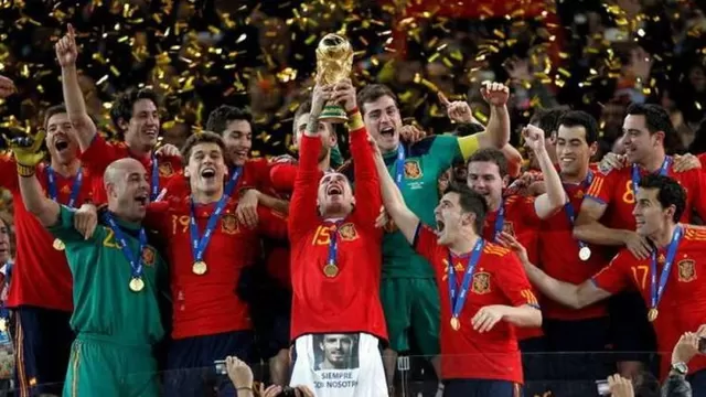 España levantando la Copa del Mundo en Sudáfrica 2010 | Video: YouTube laurarebelde14.