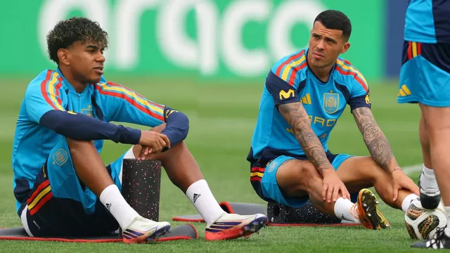 El último entrenamiento de la selección de España dejó dos imágenes que preocuparon a los fanáticos de La Roja y alertan a Scaloni para la Final del Mundial 2026. | Reuters by Vincent Carchietta