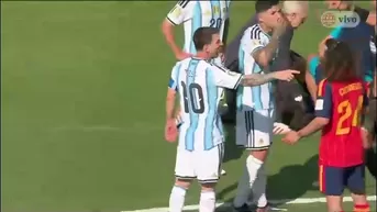 ¿Y la tarjeta roja? Messi acusó a Cucurella de taparse la boca y así reaccionó el árbitro