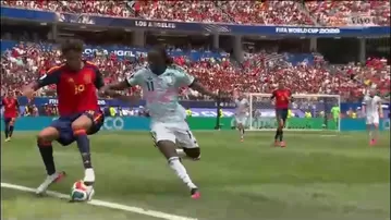 Lamine Yamal, sin piedad con Doku: la brillante jugada con la que humilló al belga