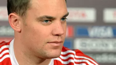 Esta es la foto de Manuel Neuer con 9 mujeres que está causando furor