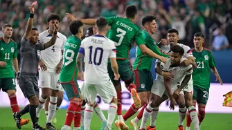 Pelea en el Estados Unidos vs. México. | Video: TUDN