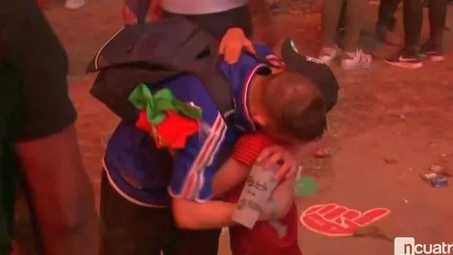 Euro 2016: el conmovedor gesto de un niño portugués con hincha francés