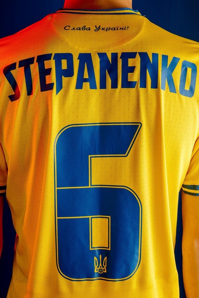 El uniforme de Ucrania para la Eurocopa 2021 generó la molestia de Rusia.