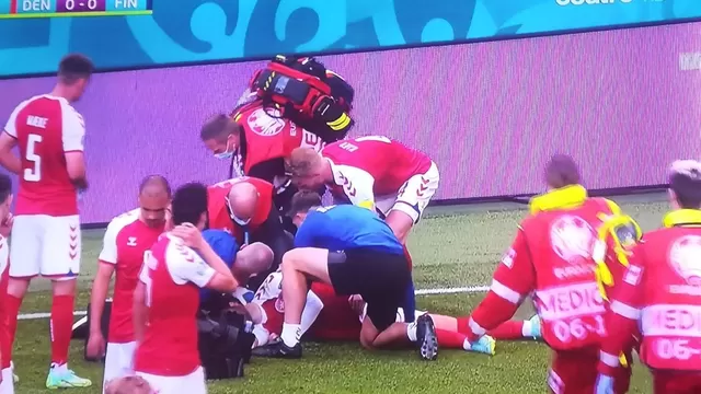 Eurocopa: Christian Eriksen se desplomó y recibe reanimación cardiopulmonar