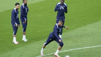 Eurocopa: Mbappé ya entrena con Francia y esta sería su máscara