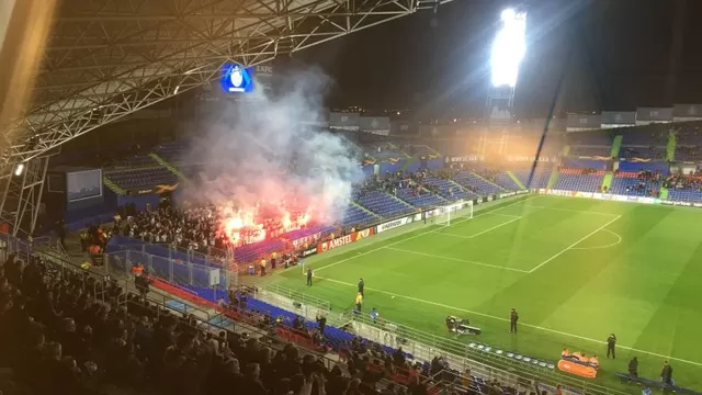 Unos 500 hinchas suizos causaron destrozos. | Foto: Twitter @16_Jesus_ / Video: Twitter @MundoUltra2