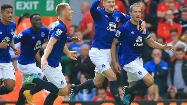 Everton silenció Anfield con bombazo en los minutos de descuento