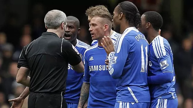 Ex técnico del Chelsea aseguró que fue traicionado por sus jugadores