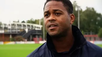 El exjugador holandés Patrick Kluivert es víctima de extorsión