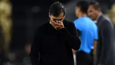 Fabián Bustos ha sido cuestionado en Paraguay tras la eliminación de Olimpia de la Copa Libertadores y Sudamericana. | Foto: AFP