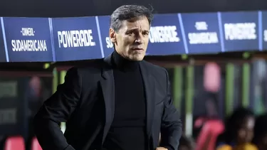 El exentrenador de Universitario se sorprendió con la decisión tomada por la directiva a 24 horas del Clásico ante Santa Fe. | Getty Images El exentrenador de Universitario se sorprendió con la decisión tomada por la directiva a 24 horas del Clásico ante Santa Fe. | Getty Images