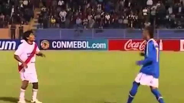 Neymar cay&oacute; derrotado por un peruano haciendo malabares con el bal&oacute;n