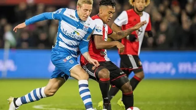 Feyenoord de Renato Tapia superó 3-0 al PEC Zwolle