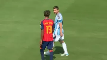 Así fue el cruce de Lionel Messi y Lamine Yamal en el Argentina vs España