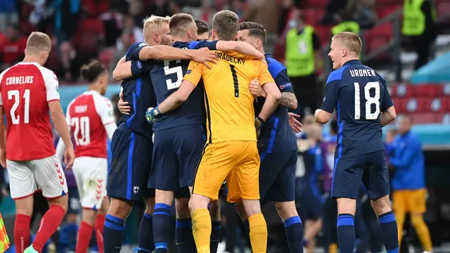 Finlandia venció 1-0 a Dinamarca en la Eurocopa tras susto de Eriksen