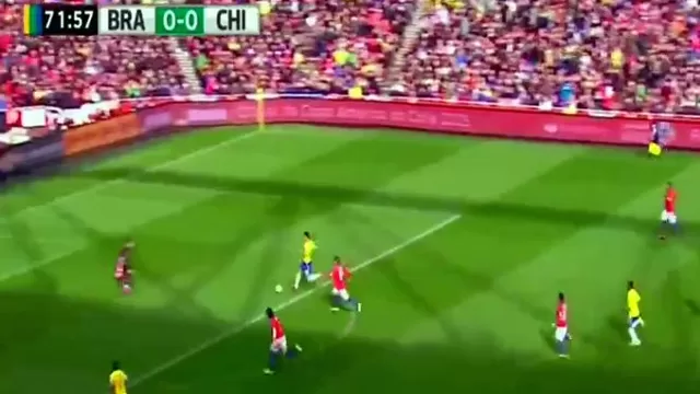 Firmino y un tremendo amague a Bravo para el gol de Brasil ante Chile